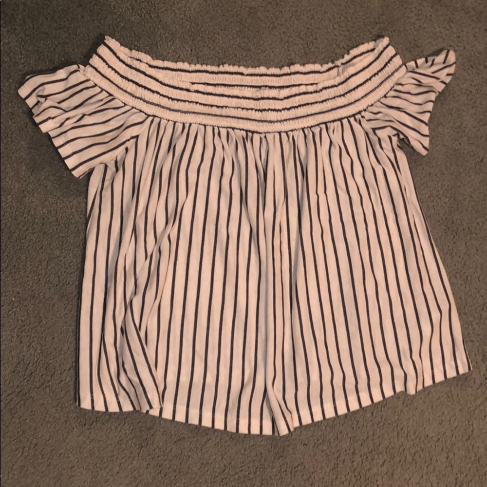 American Eagle | off the shoulder top